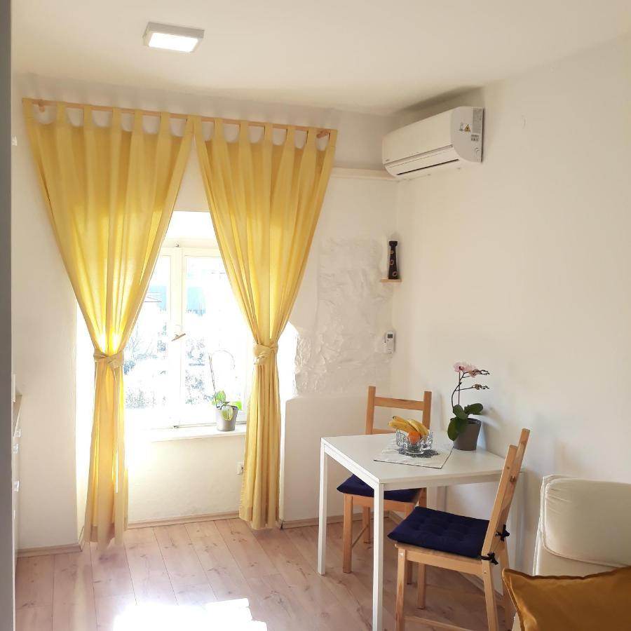 Studio Apartman "Nicole" Pula Buitenkant foto
