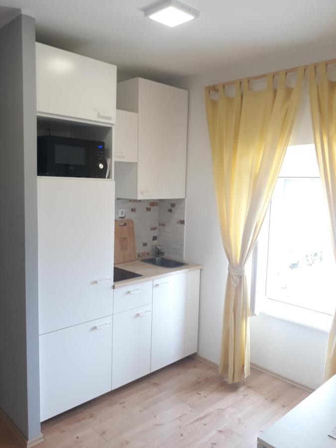 Studio Apartman "Nicole" Pula Buitenkant foto
